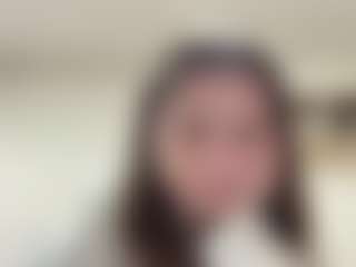 Live cam show with Mia - Average on madthumbs