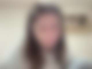 Live cam show with Mia - Average on TeamSkeetLive
