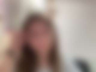 Live cam show with Mia - Fuck Machine on live18s.com