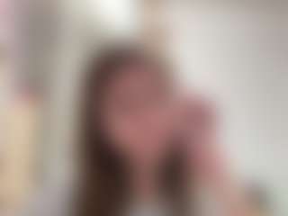 Live cam show with Mia - College on studioflirtlive.com