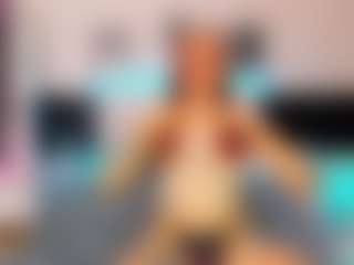 KiraNeww's Live Sex Cam Show