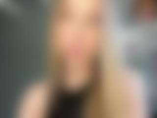 Live cam show with LaraeThurrell - Nipple Piercings on madthumbs