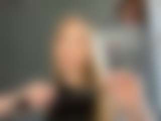 Live cam show with LaraeThurrell - Blow on slutload