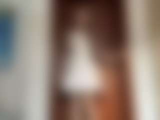 LaraeThurrell's Live Sex Cam Show