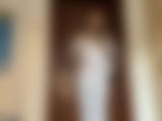 LaraeThurrell's Live Sex Cam Show