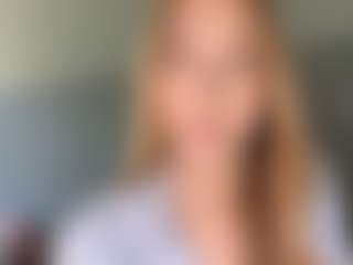 Live cam show with LaraeThurrell - Nativeamerican on madthumbs