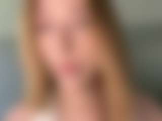 LaraeThurrell's Live Sex Cam Show