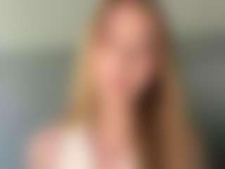 LaraeThurrell's Live Sex Cam Show