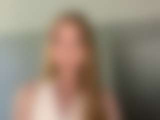 LaraeThurrell's Live Sex Cam Show
