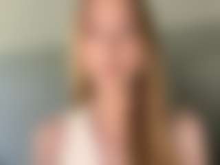 LaraeThurrell's Live Sex Cam Show