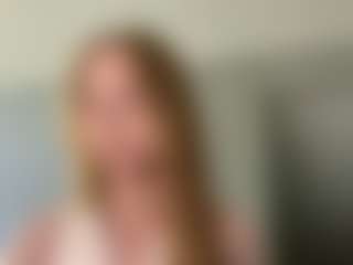LaraeThurrell's Live Sex Cam Show