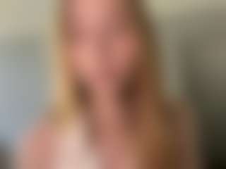 LaraeThurrell's Live Sex Cam Show
