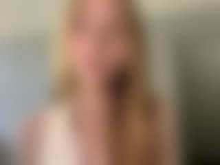 LaraeThurrell's Live Sex Cam Show
