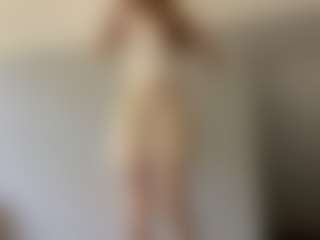 LaraeThurrell's Live Sex Cam Show