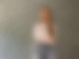 LaraeThurrell's Live Sex Cam Show