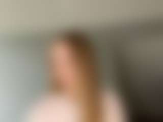LaraeThurrell's Live Sex Cam Show