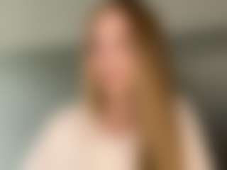 LaraeThurrell's Live Sex Cam Show