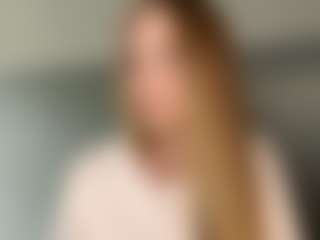 LaraeThurrell's Live Sex Cam Show