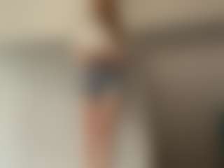 LaraeThurrell's Live Sex Cam Show