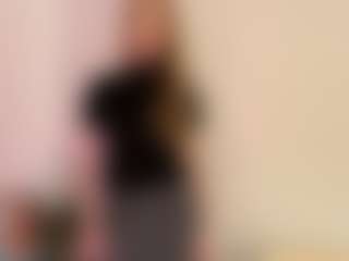 LaraeThurrell's Live Sex Cam Show