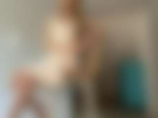 LaraeThurrell's Live Sex Cam Show