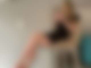 LaraeThurrell's Live Sex Cam Show