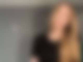 Live cam show with LaraeThurrell - Athletic on SinfulBabes