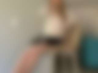 Live cam show with LaraeThurrell - Bondage on https://playwithruby.com