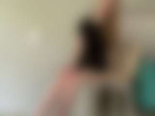 LaraeThurrell's Live Sex Cam Show