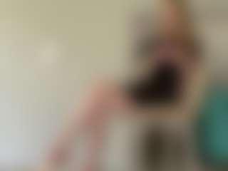 Live cam show with LaraeThurrell - Joi on Uber Horny
