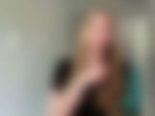 Live cam show with LaraeThurrell - Public on Sex Cam Show