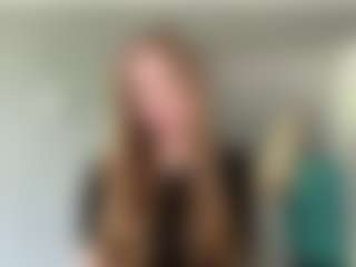 Live cam show with LaraeThurrell - Bikini on Dolls Live