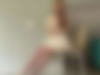 Live cam show with LaraeThurrell - Upskirt on crypto-cams