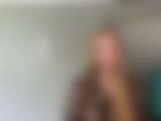 LaraeThurrell's Live Sex Cam Show