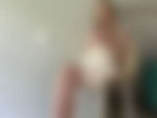 Live cam show with LaraeThurrell - Role Play on SquirtSoMuch