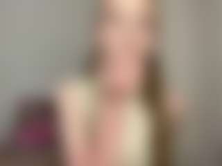 Live cam show with LaraeThurrell - Bikini on slutload