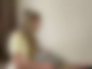 LaraeThurrell's Live Sex Cam Show