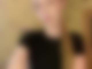 Live cam show with LaraeThurrell - Nipple Piercings on SinfulBabes