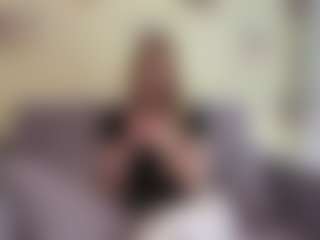 Live cam show with LaraeThurrell - Normal on Camsoda
