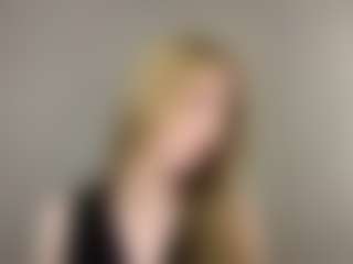 LaraeThurrell's Live Sex Cam Show