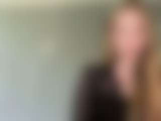 Live cam show with LaraeThurrell - Sexwebcam on StripNow