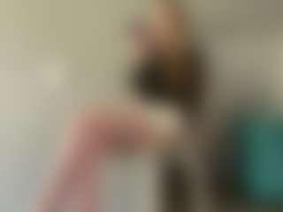 LaraeThurrell's Live Sex Cam Show