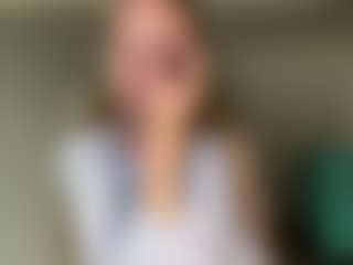 LaraeThurrell's Live Sex Cam Show