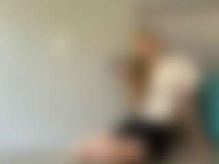 LaraeThurrell's Live Sex Cam Show