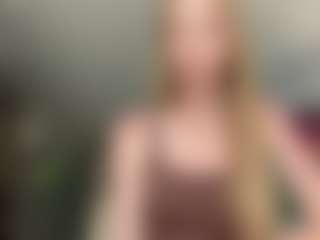Live cam show with LaraeThurrell - Blue Eyes on Camsoda