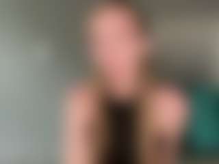 Live cam show with LaraeThurrell - Yoga on madthumbs