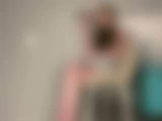 Live cam show with LaraeThurrell - Pov on madthumbs