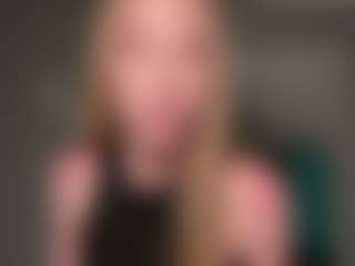 Live cam show with LaraeThurrell - Oil on Fling VIP Chat