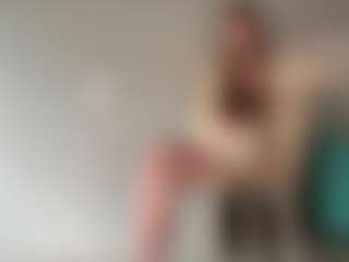 Live cam show with LaraeThurrell - Public on Camsoda