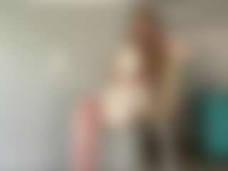 LaraeThurrell's Live Sex Cam Show